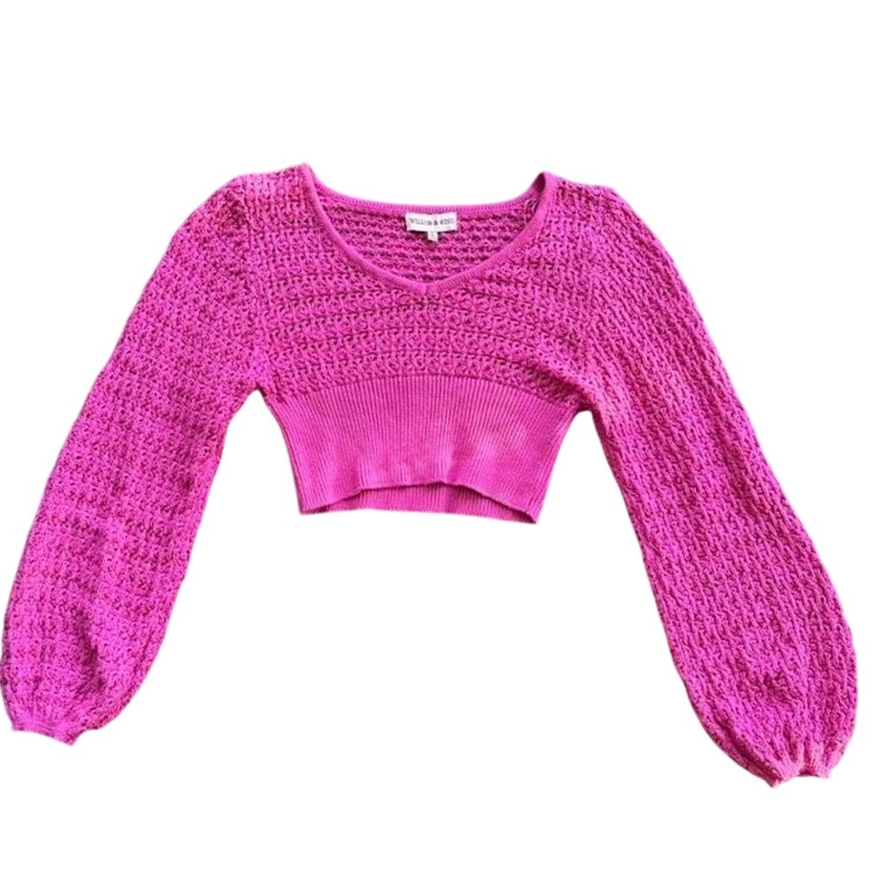 Pink crochet crop sweater‎ with a boho vibe an bell sleeves
